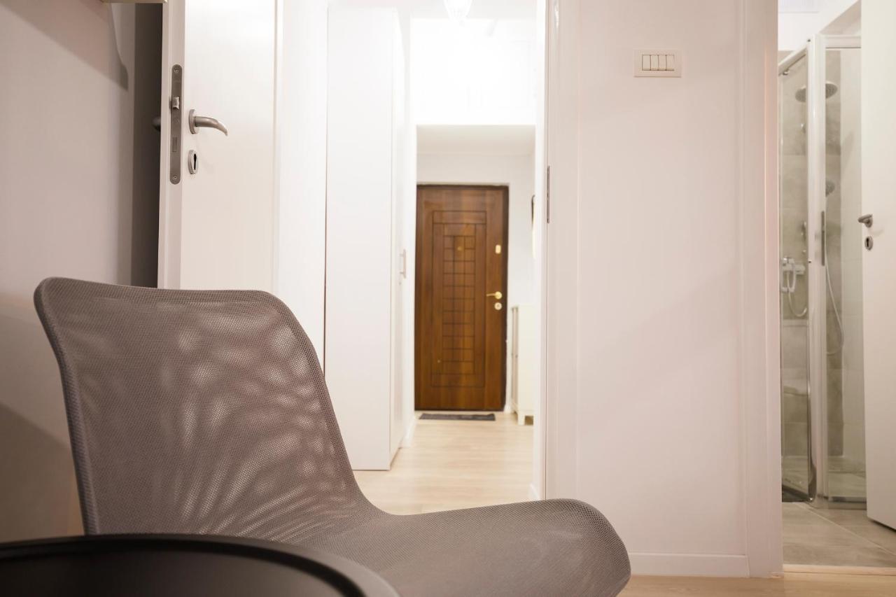 Ideal Studio Bucarest Esterno foto